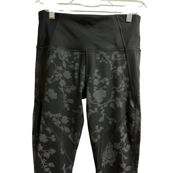 Athleta Moonlight Precision 7/8 Floral Print Mesh Leggings Black Gray Small - Picture 2 of 13
